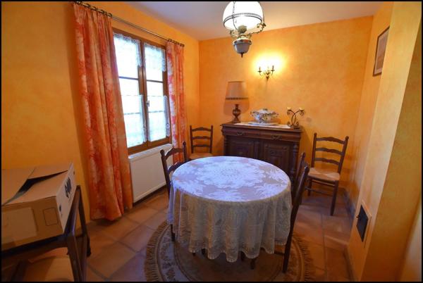Propriété à Bellefont-la-Rauze (46090)156 m² habitables, maison en pierre avec dépendances, terrain de 1,25 hectare