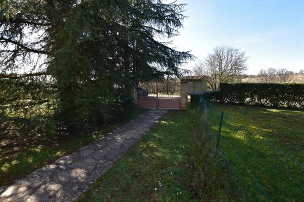 Propriété à Bellefont-la-Rauze (46090)156 m² habitables, maison en pierre avec dépendances, terrain de 1,25 hectare