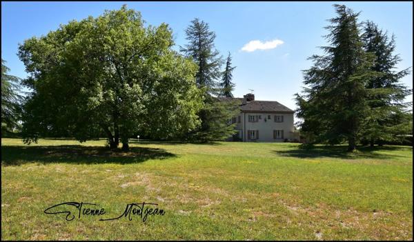 Propriété à Bellefont-la-Rauze (46090)156 m² habitables, maison en pierre avec dépendances, terrain de 1,25 hectare