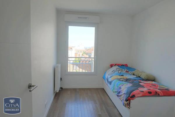 Appartement à louer 4 pièces 77.79m²