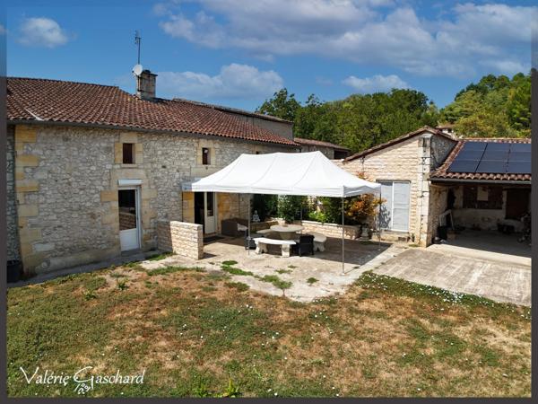 Ancien corps de ferme en pierre  235 m² avec dépendances à SAINT ANTOINE DE BREUILH