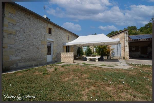 Ancien corps de ferme en pierre  235 m² avec dépendances à SAINT ANTOINE DE BREUILH