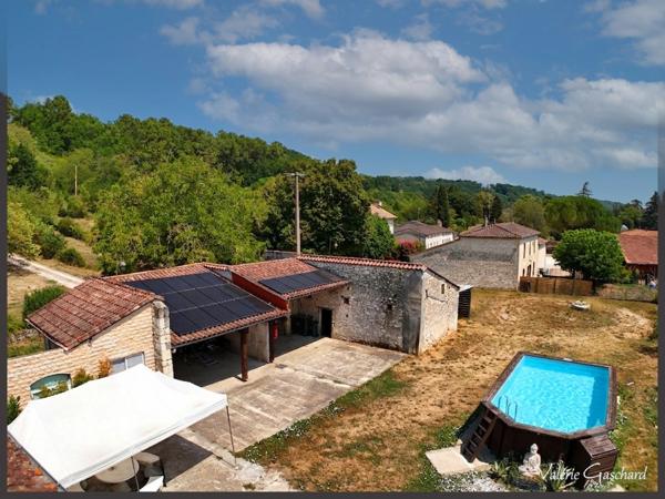 Ancien corps de ferme en pierre  235 m² avec dépendances à SAINT ANTOINE DE BREUILH