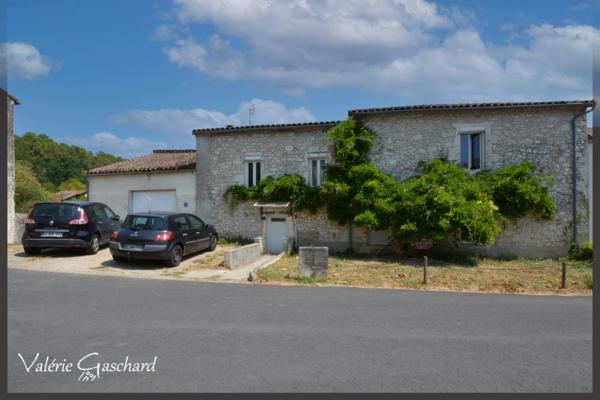 Ancien corps de ferme en pierre  235 m² avec dépendances à SAINT ANTOINE DE BREUILH