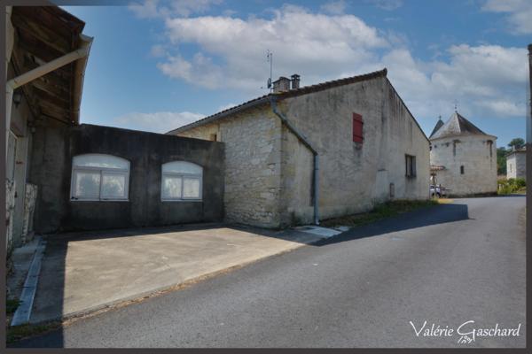 Ancien corps de ferme en pierre  235 m² avec dépendances à SAINT ANTOINE DE BREUILH
