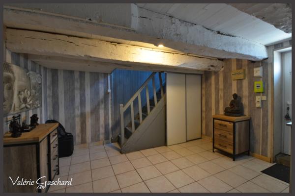 Ancien corps de ferme en pierre  235 m² avec dépendances à SAINT ANTOINE DE BREUILH