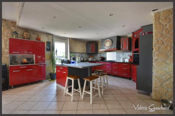 Ancien corps de ferme en pierre  235 m² avec dépendances à SAINT ANTOINE DE BREUILH