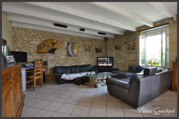 Ancien corps de ferme en pierre  235 m² avec dépendances à SAINT ANTOINE DE BREUILH