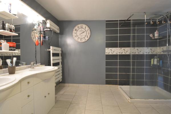 Ancien corps de ferme en pierre  235 m² avec dépendances à SAINT ANTOINE DE BREUILH