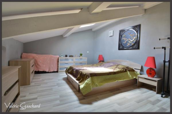 Ancien corps de ferme en pierre  235 m² avec dépendances à SAINT ANTOINE DE BREUILH