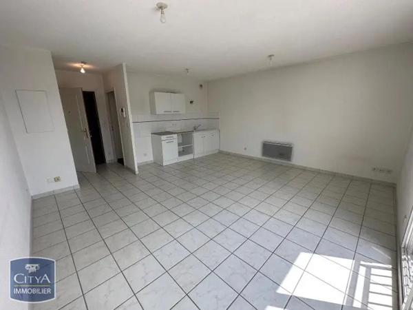 Appartement à louer 1 pièce 32.17m² Saint-Priest-en-Jarez (42270)