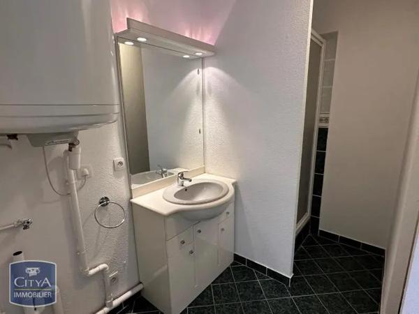Appartement à louer 1 pièce 32.17m² Saint-Priest-en-Jarez (42270)