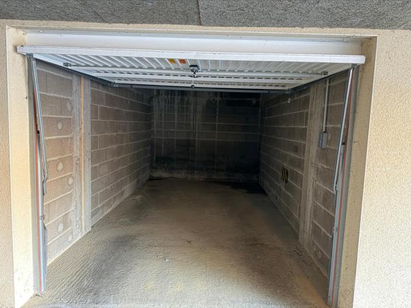 RARE ! Garage à vendre à Volmerange