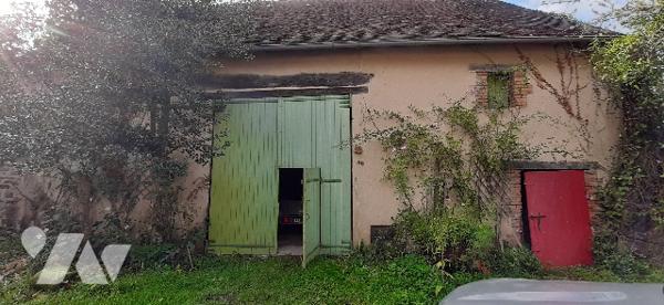 Grande fermette au calme restaurée avec terrain et dépendances