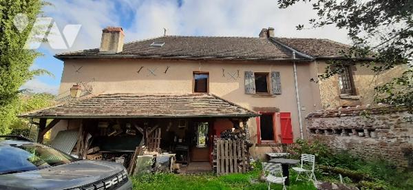 Grande fermette au calme restaurée avec terrain et dépendances