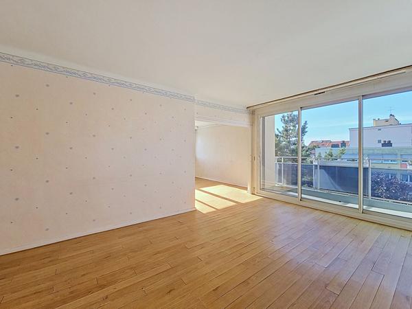 VANDOEUVRE LIMITE NANCY_ À Vendre_ Appartement F3 de 74m² avec 2 balcons, 2 ou 3 chambres_ garage fermé.