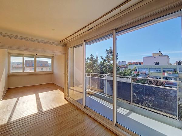 VANDOEUVRE LIMITE NANCY_ À Vendre_ Appartement F3 de 74m² avec 2 balcons, 2 ou 3 chambres_ garage fermé.