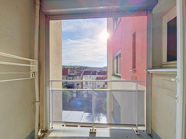 VANDOEUVRE LIMITE NANCY_ À Vendre_ Appartement F3 de 74m² avec 2 balcons, 2 ou 3 chambres_ garage fermé.