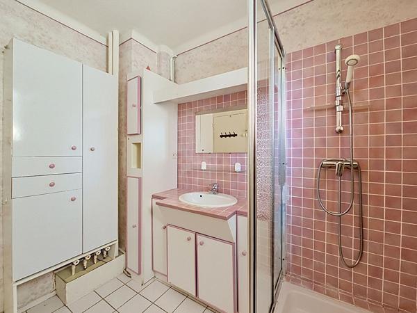 VANDOEUVRE LIMITE NANCY_ À Vendre_ Appartement F3 de 74m² avec 2 balcons, 2 ou 3 chambres_ garage fermé.