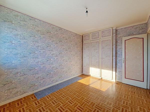 VANDOEUVRE LIMITE NANCY_ À Vendre_ Appartement F3 de 74m² avec 2 balcons, 2 ou 3 chambres_ garage fermé.