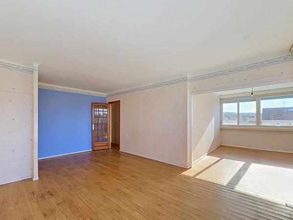 VANDOEUVRE LIMITE NANCY_ À Vendre_ Appartement F3 de 74m² avec 2 balcons, 2 ou 3 chambres_ garage fermé.