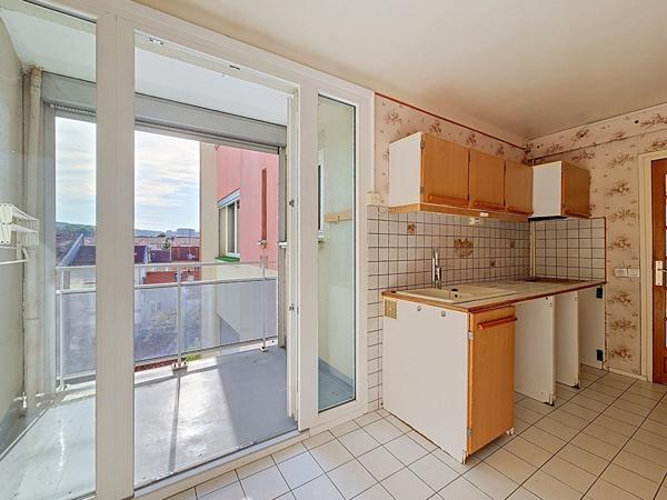 VANDOEUVRE LIMITE NANCY_ À Vendre_ Appartement F3 de 74m² avec 2 balcons, 2 ou 3 chambres_ garage fermé.