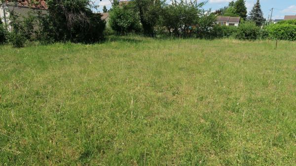 Terrain à Batir à vendre à Thuré dans la Vienne (86540), ref : 86024-TEBA2180   
Besse