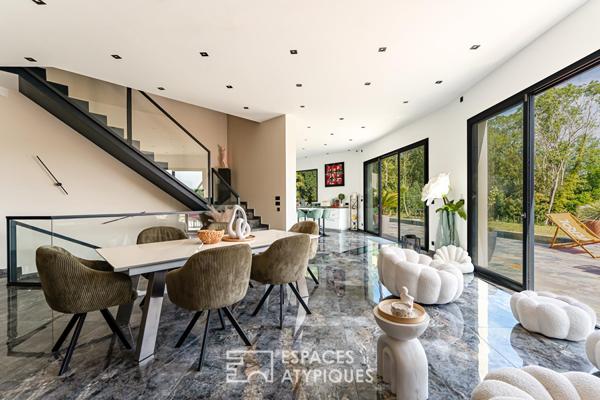 Maison d’architecte contemporaine de 410 m² avec piscine chauffée