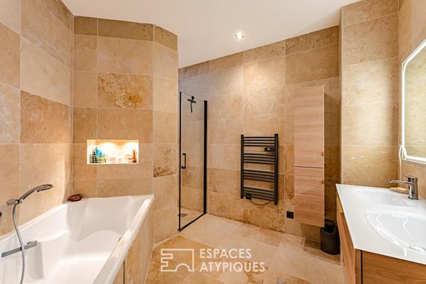 Maison d’architecte contemporaine de 410 m² avec piscine chauffée