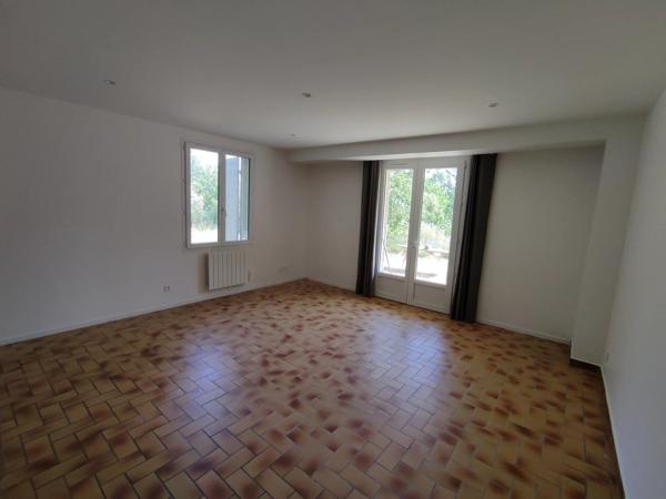Location Appartement 3 pièces 80 m2 à Pierrevert