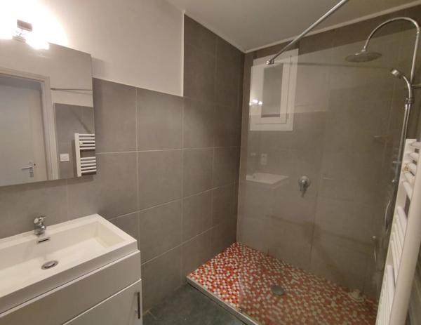 Location Appartement 3 pièces 80 m2 à Pierrevert