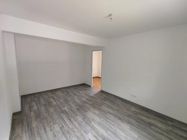 Location Appartement 3 pièces 80 m2 à Pierrevert