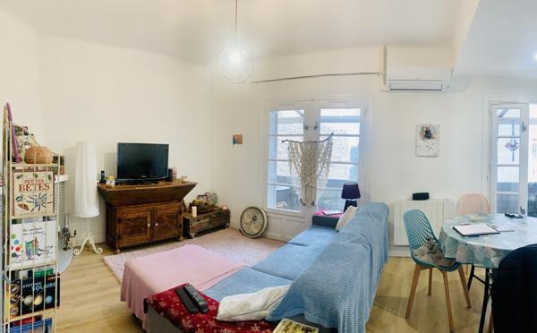 Maison divisée en 2 appartement avec jardin et cour