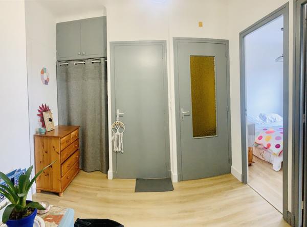 Maison divisée en 2 appartement avec jardin et cour