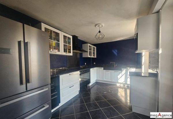 Maison à CLOYES LES TROIS RIVIERES, 28220 - 8 pièces 213m²