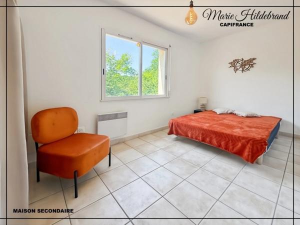 Ensemble de 2 Maisons - 8 pièces - 1hectare de terrain - à 5mn de Valence