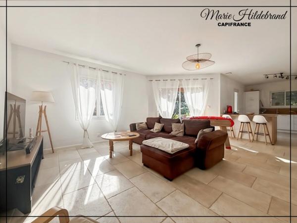 Ensemble de 2 Maisons - 8 pièces - 1hectare de terrain - à 5mn de Valence