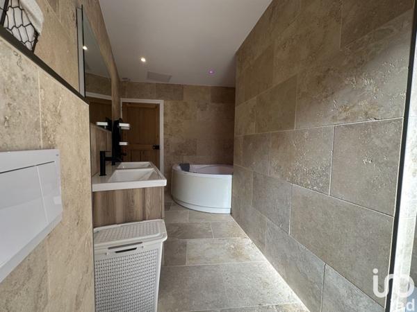 Maison de village 4 pièces de 101 m² à Marsillargues (34590)