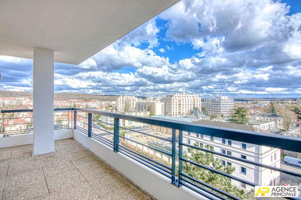 Versailles -Quartier Montreuil - 3 pièce 74 m² - Balcon - cave et parking en sous-sol 600 000 € **  - Référence  28473
