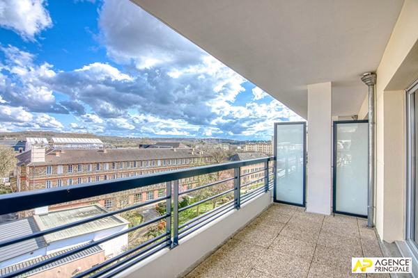 Versailles -Quartier Montreuil - 3 pièce 74 m² - Balcon - cave et parking en sous-sol 600 000 € **  - Référence  28473