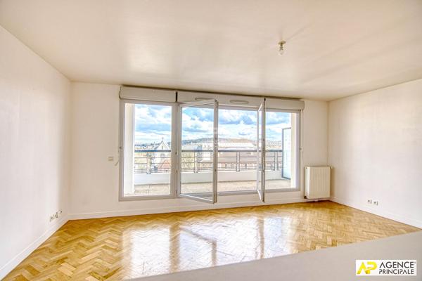 Versailles -Quartier Montreuil - 3 pièce 74 m² - Balcon - cave et parking en sous-sol 600 000 € **  - Référence  28473