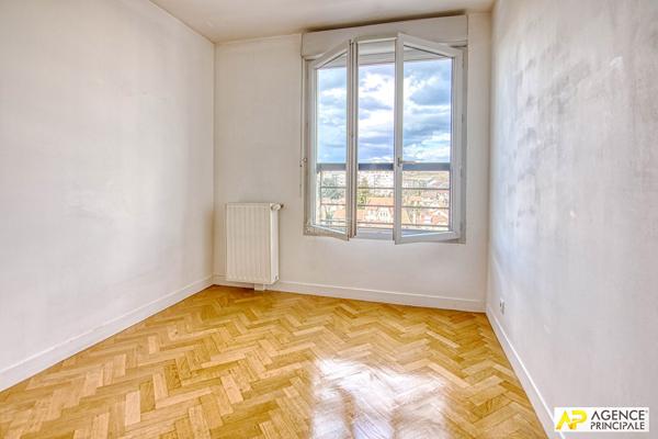 Versailles -Quartier Montreuil - 3 pièce 74 m² - Balcon - cave et parking en sous-sol 600 000 € **  - Référence  28473