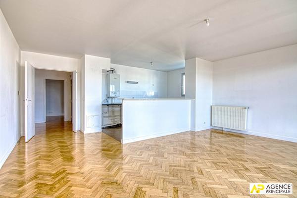 Versailles -Quartier Montreuil - 3 pièce 74 m² - Balcon - cave et parking en sous-sol 600 000 € **  - Référence  28473