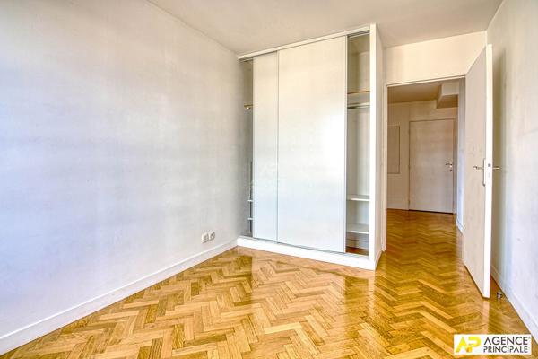 Versailles -Quartier Montreuil - 3 pièce 74 m² - Balcon - cave et parking en sous-sol 600 000 € **  - Référence  28473