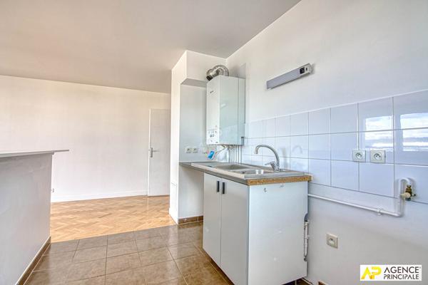 Versailles -Quartier Montreuil - 3 pièce 74 m² - Balcon - cave et parking en sous-sol 600 000 € **  - Référence  28473