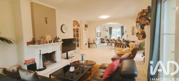 Maison à vendre 8 pièces 259 m² Gex