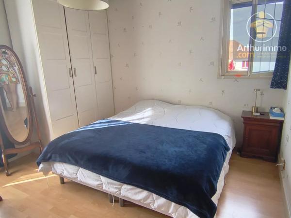 Vente                                                      Maison
                        
                     6 pièces                      176 m2                     à Olivet