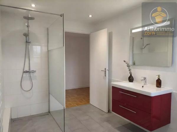 Vente                                                      Maison
                        
                     6 pièces                      176 m2                     à Olivet
