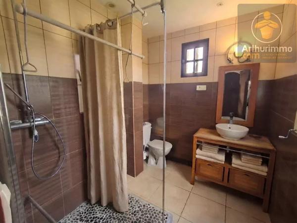 Vente                                                      Maison
                        
                     6 pièces                      176 m2                     à Olivet