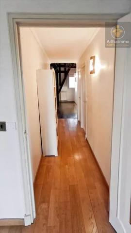 Vente                                                      Maison
                        
                     6 pièces                      176 m2                     à Olivet